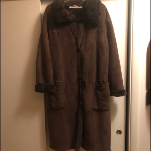 Alexandre Shearling Coat - Picture 2 of 3